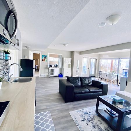 Private, Spacious, & Bright Home Calgary Zewnętrze zdjęcie